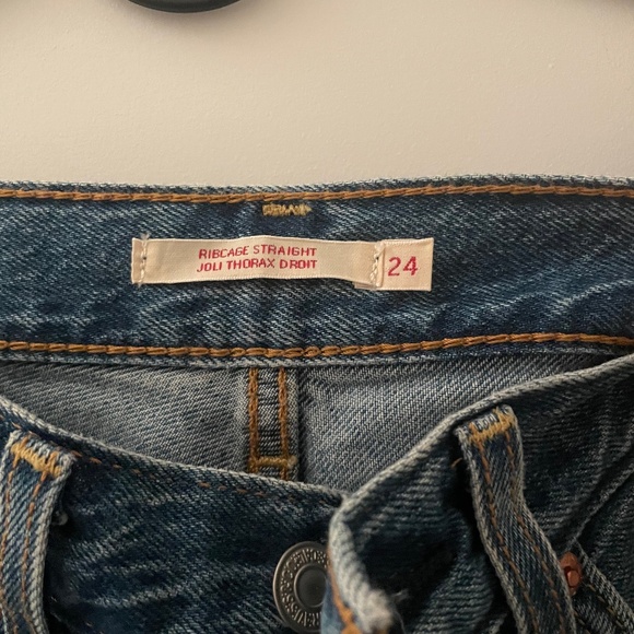 Levi’s Ribcage Straight Jeans - Picture 5 of 5